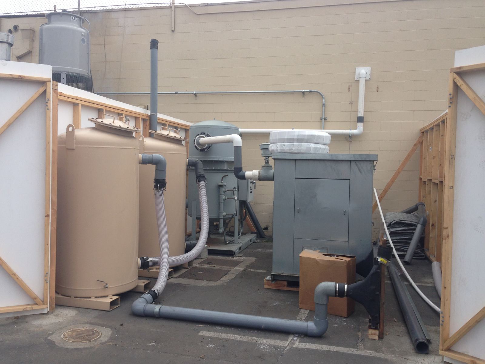 Vapor extraction and treatment system compound at Carson Plaza